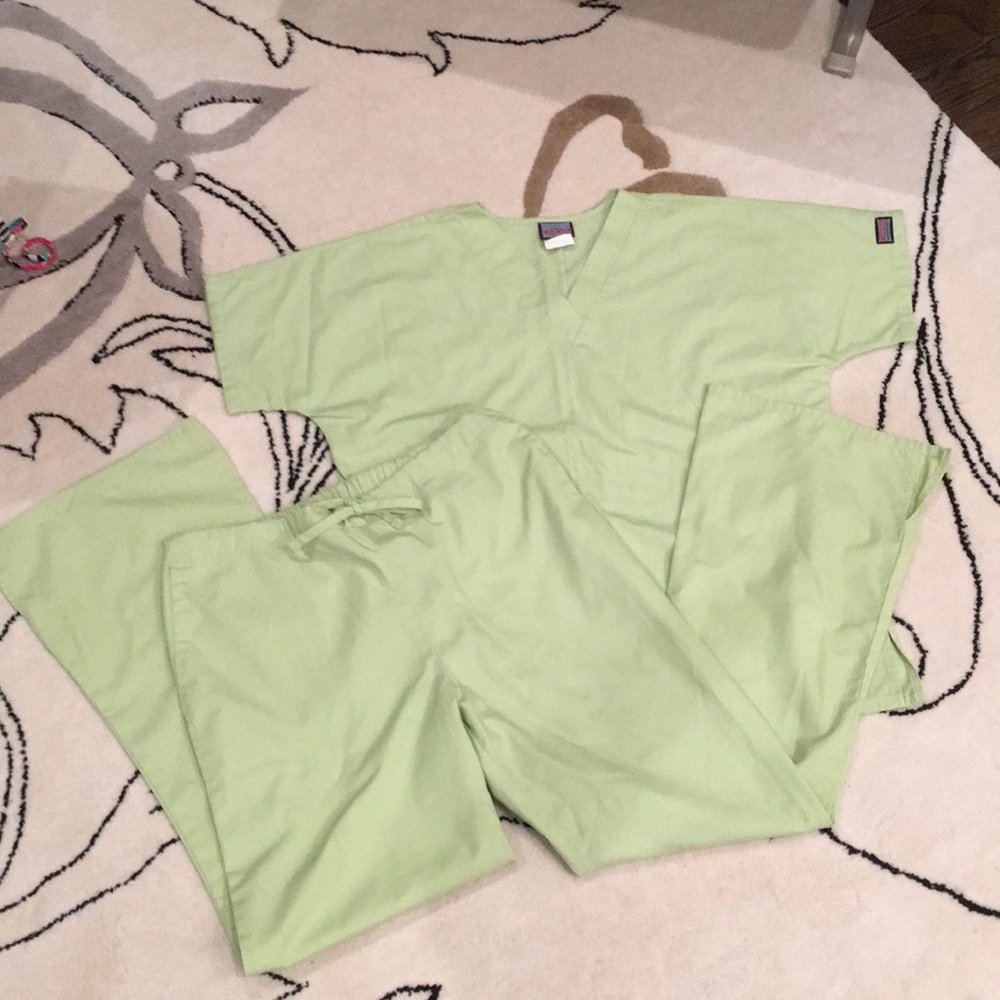 Cherokee scrub set